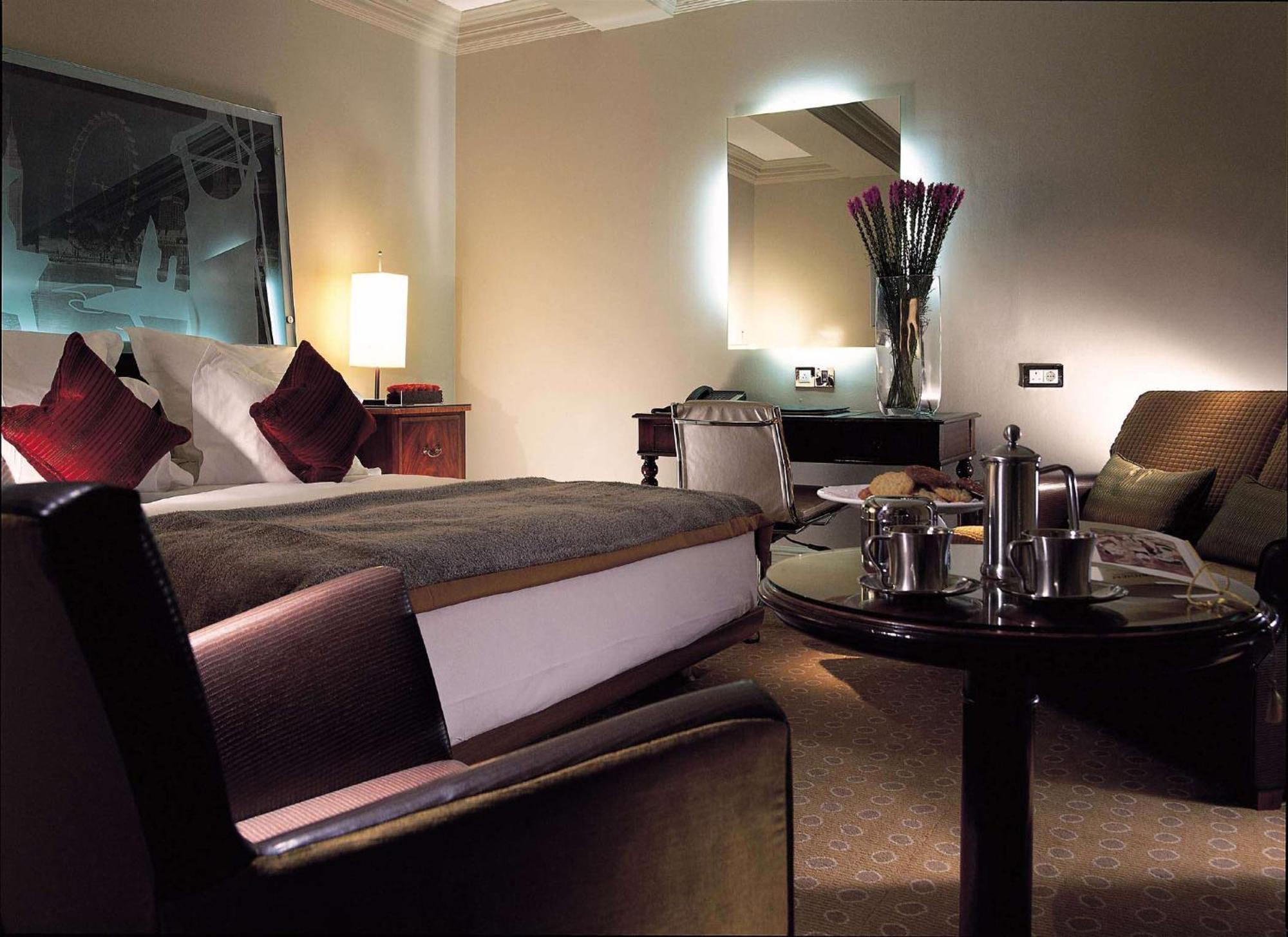 เดอะ วาลดอร์ฟ ฮิลตัน ลอนดอน Hotel ภายนอก รูปภาพ